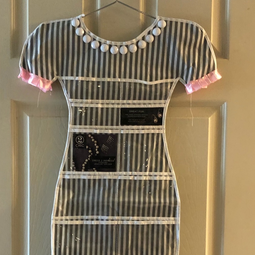 Jewelry Hanger - Dress to Impress